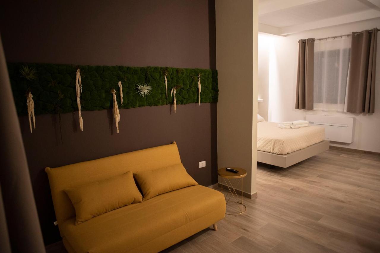 House Room Civico 56 Crotone Buitenkant foto