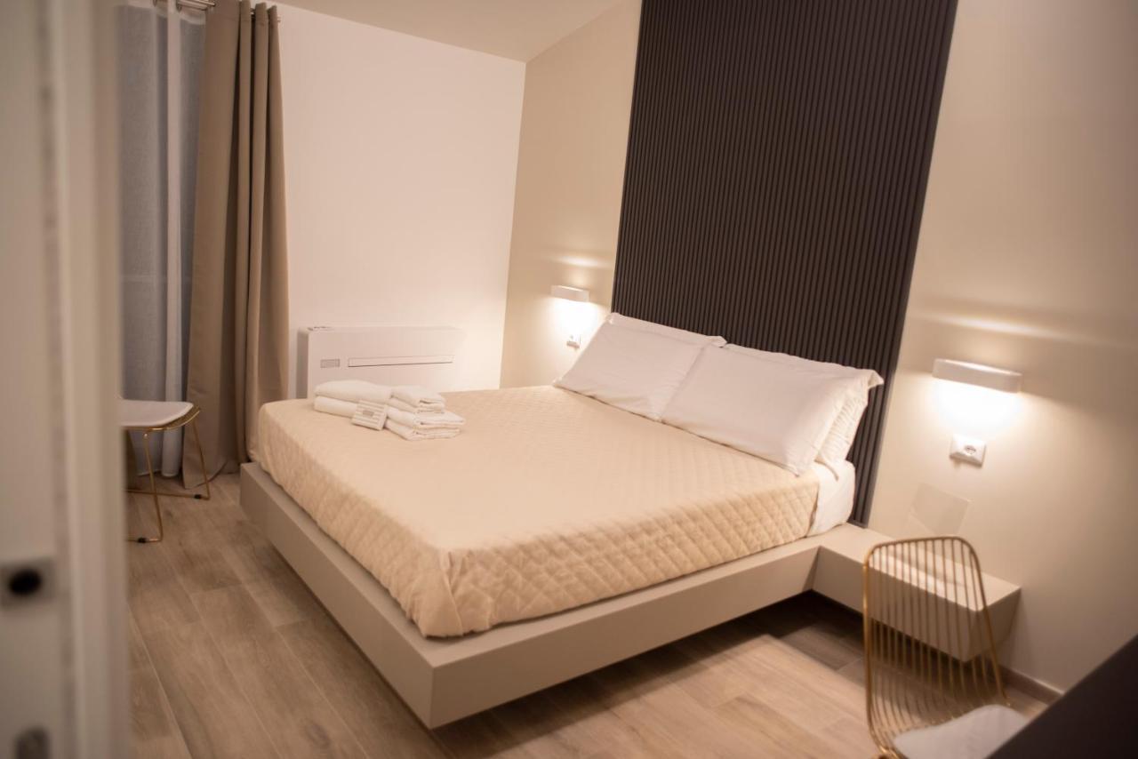 House Room Civico 56 Crotone Buitenkant foto