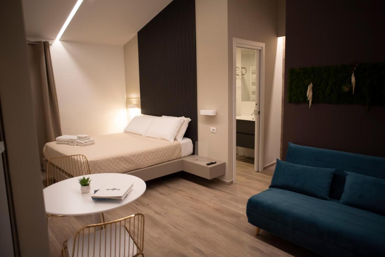 House Room Civico 56 Crotone Buitenkant foto